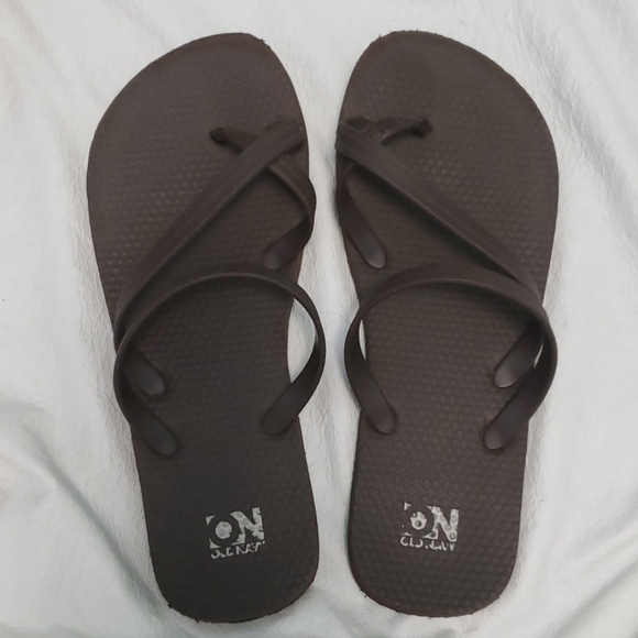 Old Navy Criss-Cross Flipflops - Picture 1 of 3